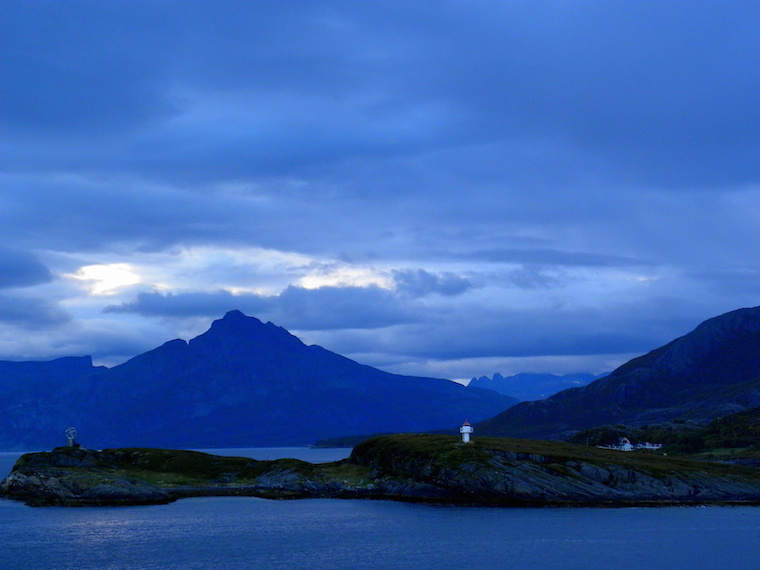 Marking the Arctic Cicle